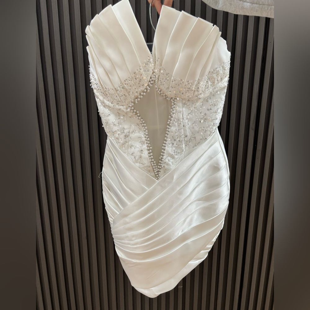 Chic Strapless White Dress with Beaded Bodice